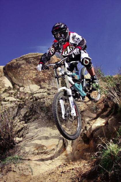 yeti303r-dh2.jpg